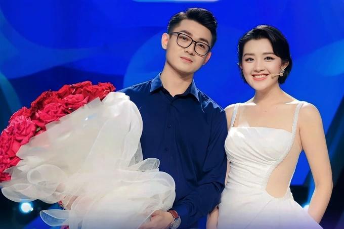 Chàng bác sĩ Hà Nội điển trai: Tôi không cảm thấy áp lực khi hẹn hò Á hậu-1