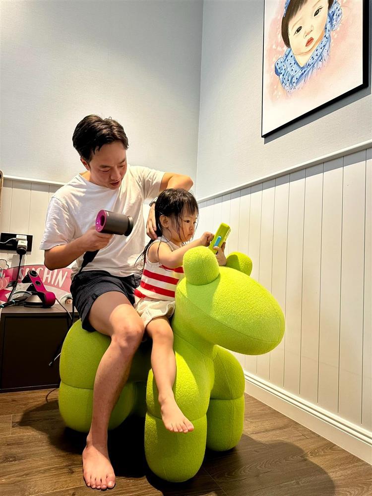 Khoe ảnh chiều con gái, Cường Đô La bị khán giả nhắc nhở mạo hiểm quá-1