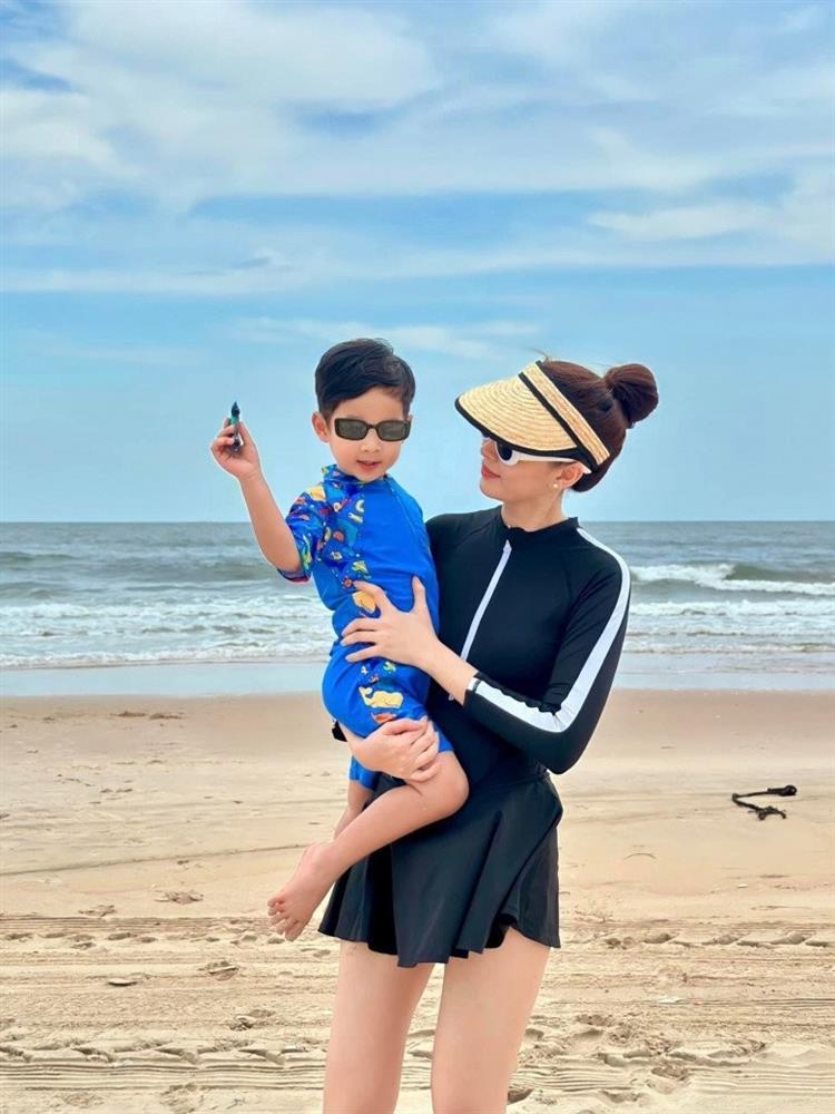 Đặng Thu Thảo đi sự kiện là phu nhân, ở cạnh chồng lại cưa sừng làm nghé-8