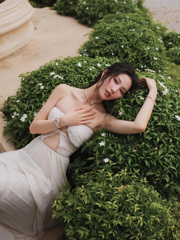 Vòng eo nhỏ xíu của Diễm My 9X chứng minh chỉ giảm ăn mới đẹp-3