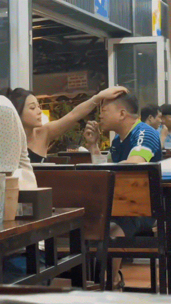 Phương Oanh ăn diện nhận bình luận trông như mang bầu-1