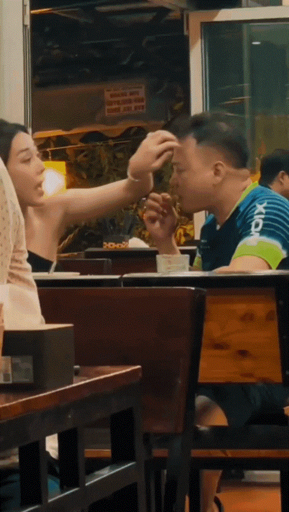 Phương Oanh ăn diện nhận bình luận trông như mang bầu-2