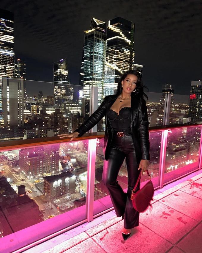 Không bao giờ trả tiền khi hẹn hò, hot girl gợi cảm bị chê đào mỏ-1