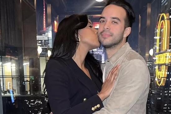 Không bao giờ trả tiền khi hẹn hò, hot girl gợi cảm bị chê 'đào mỏ'