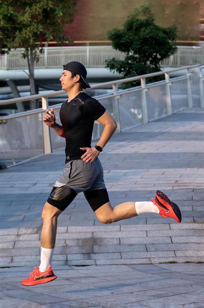 Cùng dàn sao Việt đón mặt trời, khơi năng lượng hè sôi động mỗi ngày-1