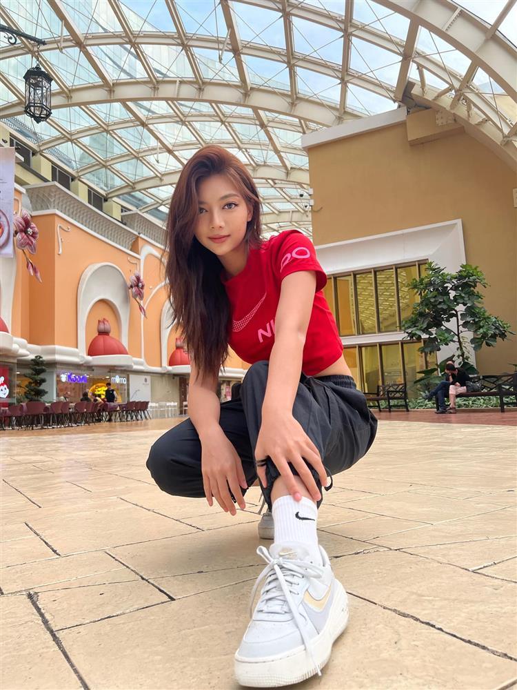 Cùng dàn sao Việt đón mặt trời, khơi năng lượng hè sôi động mỗi ngày-2