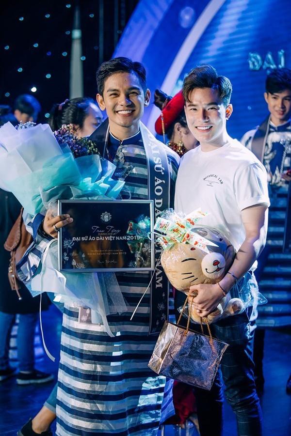 Tình yêu đồng tính trắc trở của cựu thành viên nhóm nhạc do Hồ Ngọc Hà dẫn dắt-5