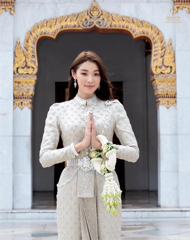 Hoa hậu Trái Đất mặc xuề xòa trên truyền hình Thái Lan-5
