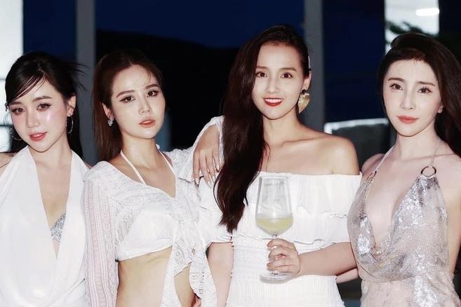 Huyền Lizzie: Giáng sinh đến rồi, thiếu mỗi gấu thôi-7