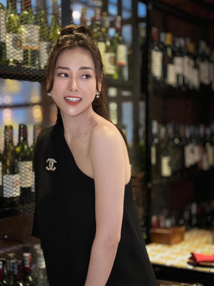 Quẳng cao gót và váy Quỳnh Búp Bê, Phương Oanh thay đổi 180 độ chuyện ăn mặc-2