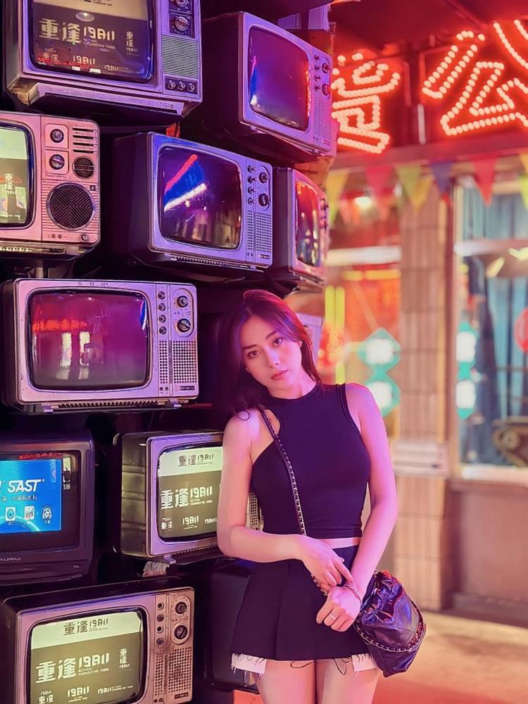 Quẳng cao gót và váy Quỳnh Búp Bê, Phương Oanh thay đổi 180 độ chuyện ăn mặc-9