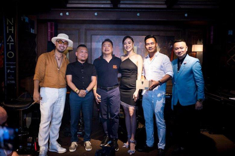 Quẳng cao gót và váy Quỳnh Búp Bê, Phương Oanh thay đổi 180 độ chuyện ăn mặc-11