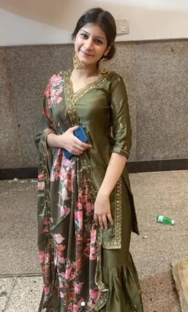 Nữ người mẫu 24 tuổi tử vong tại chỗ sau khi bị khung sắt sân khấu đè lên người-1