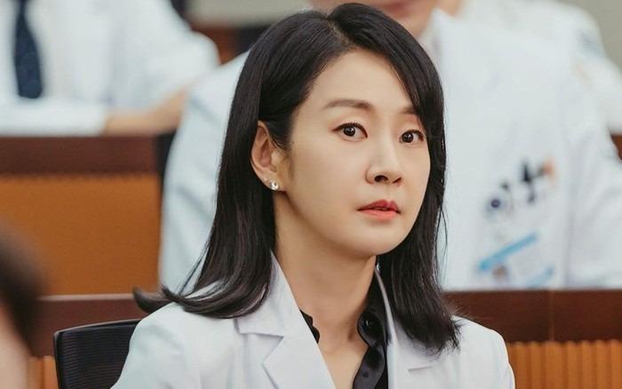 Nữ phụ bị ghét nhất Doctor Cha thành nạn nhân của vụ giả mạo cưới hỏi-1