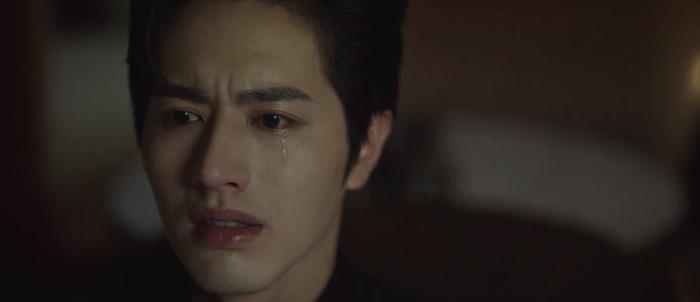 Nam chính phim ngôn tình bị chê vì cảnh khóc gây cười-3