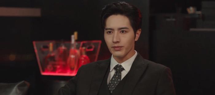 Nam chính phim ngôn tình bị chê vì cảnh khóc gây cười-6