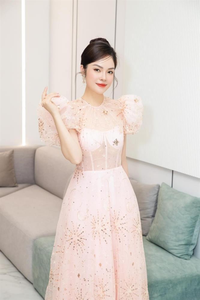 Bị hỏi thẳng trả hết nợ chưa, Dương Cẩm Lynh đáp trả thế nào?-1