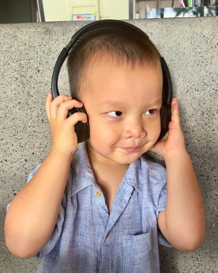 Hà Hồ - Kim Lý ghi điểm bởi một chi tiết khi chơi cùng nhóc tỳ song sinh-5