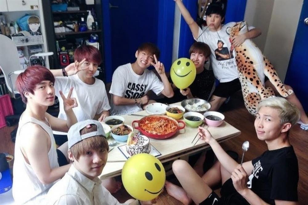 BTS - 10 năm thăng trầm đến đỉnh cao danh vọng-1