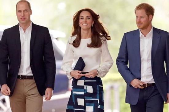 Sự thật Công nương Kate yêu cầu phòng triển lãm gỡ ảnh anh em William - Harry