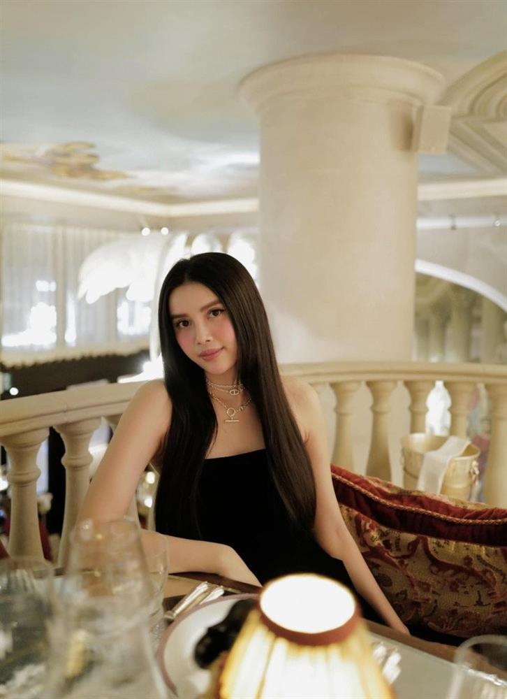 Bạn thân 7 năm kín tiếng của Đỗ Mỹ Linh nhan sắc lẫn danh tính không phải dạng vừa-6