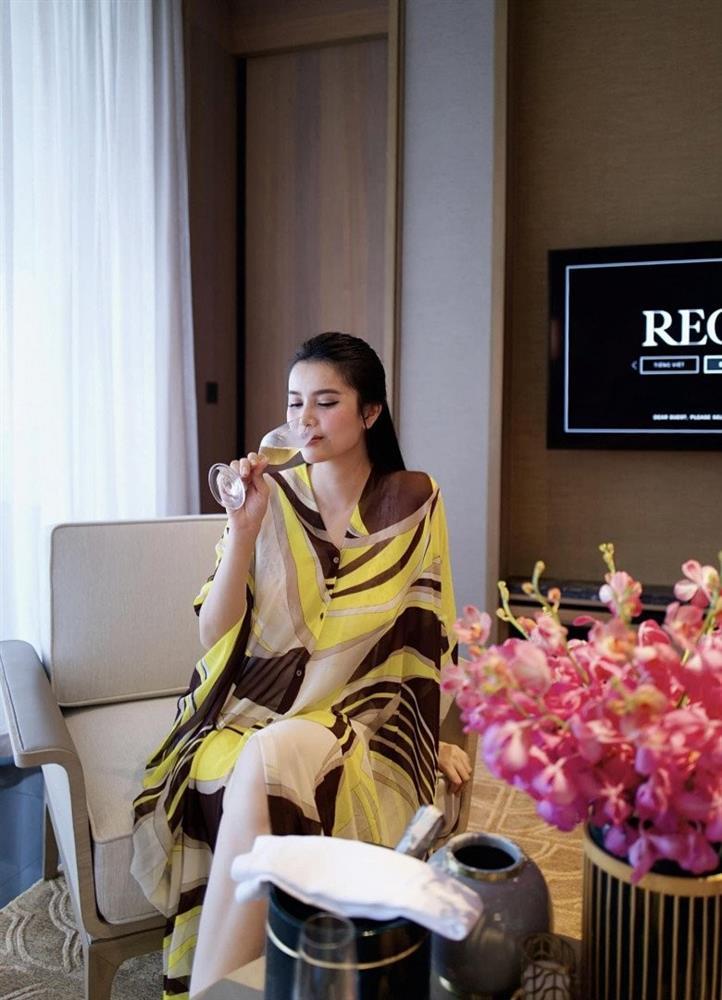 Bạn thân 7 năm kín tiếng của Đỗ Mỹ Linh nhan sắc lẫn danh tính không phải dạng vừa-9