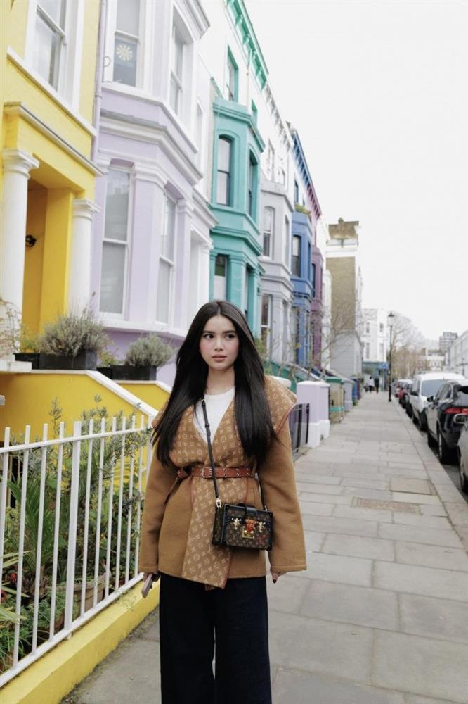 Bạn thân 7 năm kín tiếng của Đỗ Mỹ Linh nhan sắc lẫn danh tính không phải dạng vừa-11