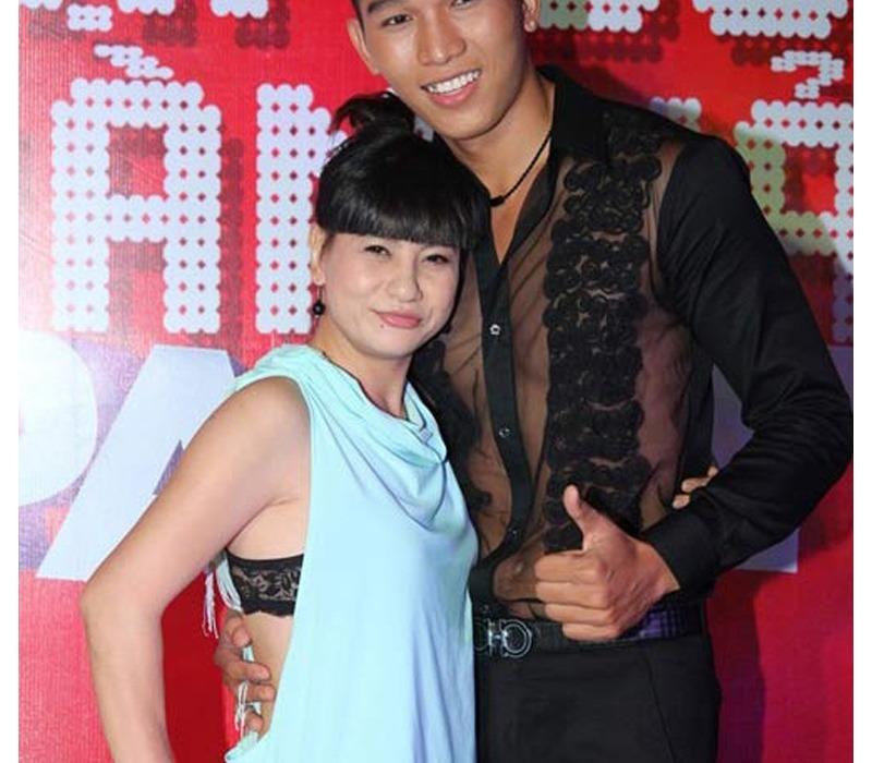 Đáng sợ mùa áo mát nách lên ngôi, không mặc áo ngực là hớ hênh-15