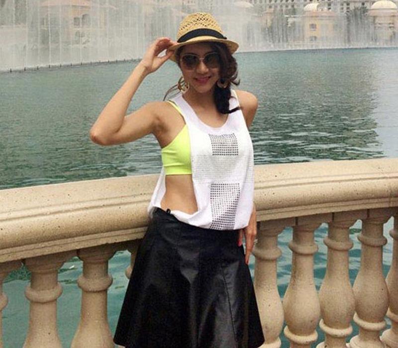 Đáng sợ mùa áo mát nách lên ngôi, không mặc áo ngực là hớ hênh-18