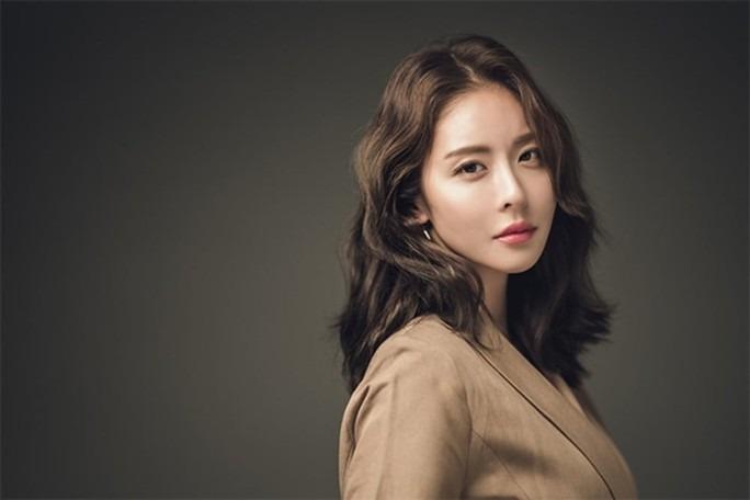 Xin lỗi khán giả, minh tinh vẫn bị ném đá-1