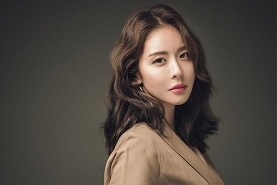 Xin lỗi khán giả, minh tinh vẫn bị 'ném đá'