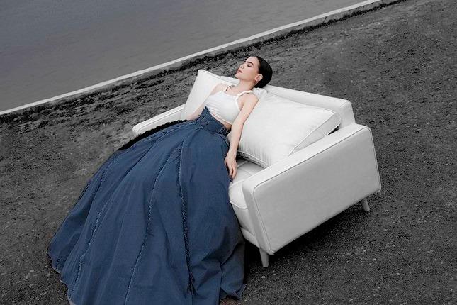 Hồ Ngọc Hà liệu có bị cướp hit Cô đơn trên sofa?-3