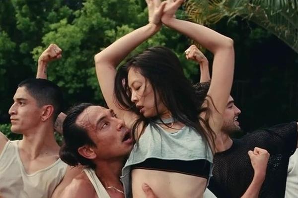 Câu thoại gợi dục, diễn xuất mờ nhạt khiến Jennie tiếp tục nhận gạch đá-2