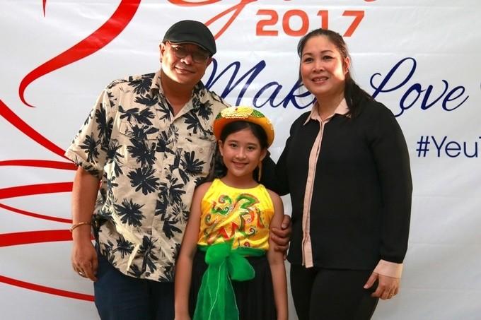 Gái út gây sốt từ nhỏ của NSND Hồng Vân giờ lớn nhiều thay đổi, to cao ngang mẹ-3