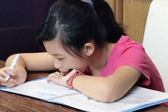 Bài toán tiểu học khiến phụ huynh bó tay, giáo sư toán học giải đáp