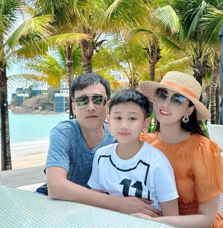 Nghi vấn Lã Thanh Huyền công bố con gái thứ 2-9