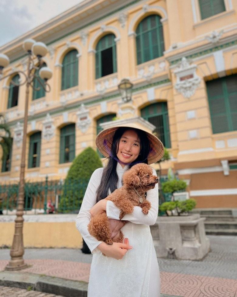 Jenny Huỳnh vừa tốt nghiệp cấp 3 liền mặc phóng khoáng, gạt nhẹ nét tinh khôi-9