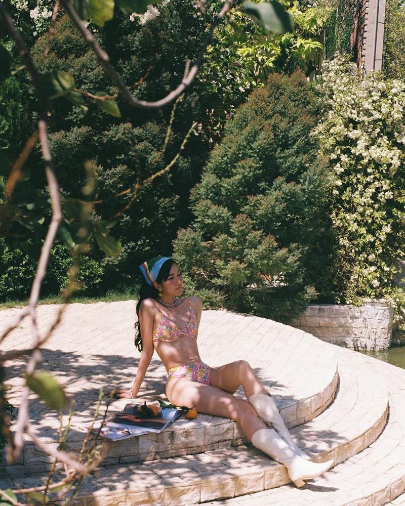 Á hậu Phương Anh chăm mặc gợi cảm sau khi bạn trai học tiến sĩ cầu hôn-3