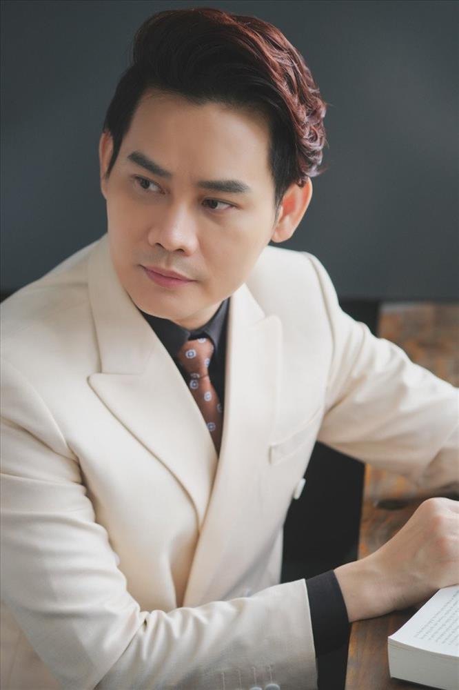 Cậu bé khiến MC VTV phải bán nhà chữa bệnh lớn lên khôi ngô, góp mặt nhiều show truyền hình-1