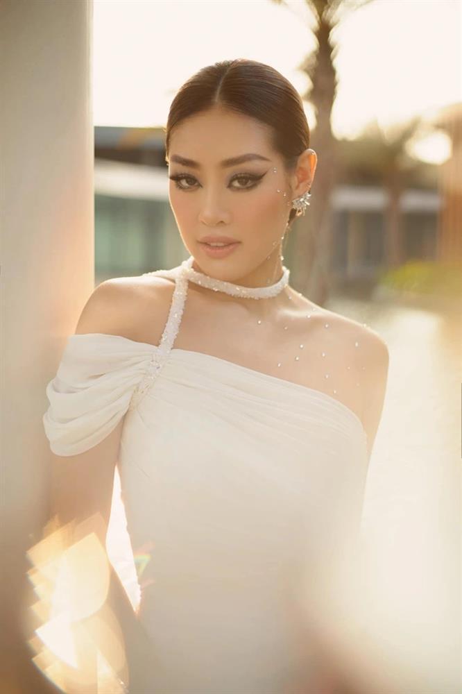 Hoa hậu Khánh Vân khi hết nhiệm kỳ: Lột xác nóng bỏng, lên chức giám đốc-12