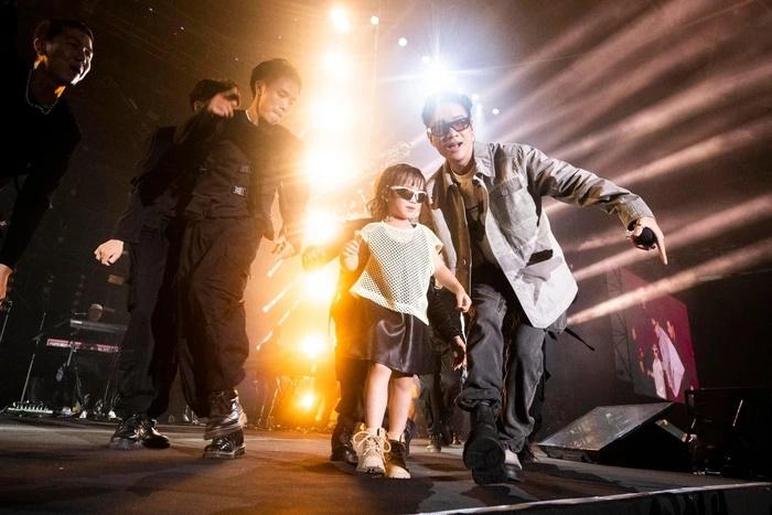 Hot girl Tây Hồ Cici Anh Chi nhạc nào cũng nhảy, không hổ danh con gái JustaTee-1