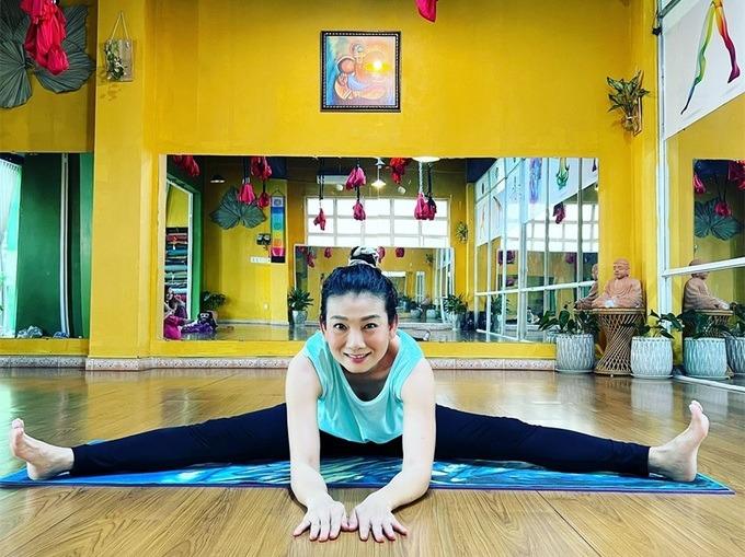 Mỹ nhân thập niên 90 Mỹ Uyên trẻ đẹp ở tuổi U50 nhờ tập yoga-2