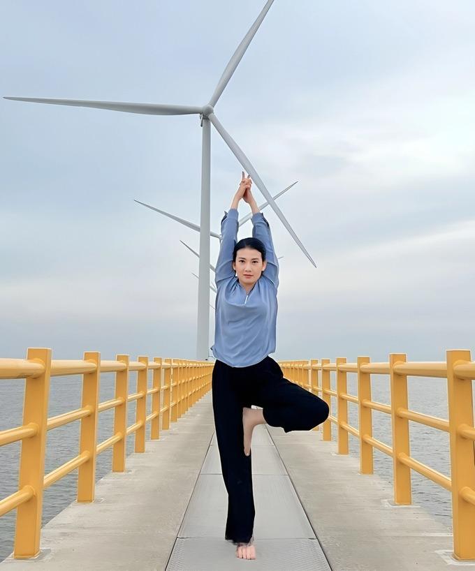 Mỹ nhân thập niên 90 Mỹ Uyên trẻ đẹp ở tuổi U50 nhờ tập yoga-4