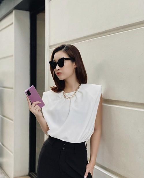 Về quê đăng ký kết hôn, Phương Oanh mặc áo giống loạt dâu hào môn-4