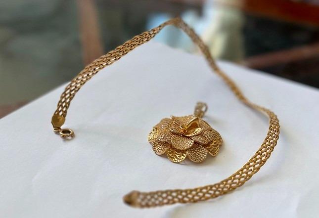 Cướp giật dây chuyền, cởi bỏ quần áo để lẩn trốn vẫn không thoát-3