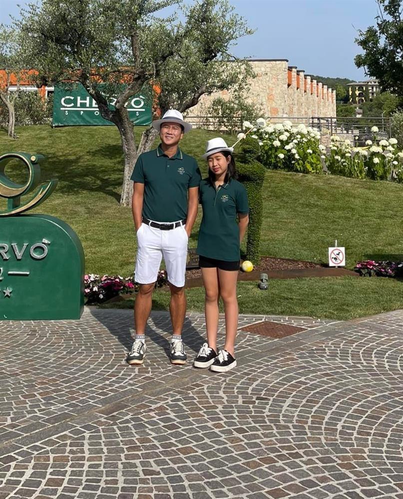 Con gái Hồ Hoài Anh bên bố mặc giản dị, qua mẹ sành điệu như mẫu nhí-3