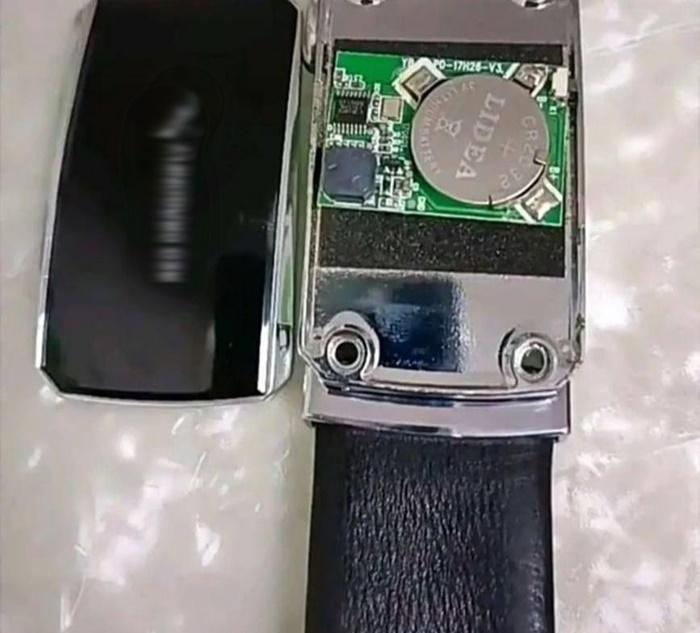 Máy định vị giấu trong thắt lưng đặt dấu chấm hết cho hôn nhân gần 30 năm của bố mẹ tôi-1