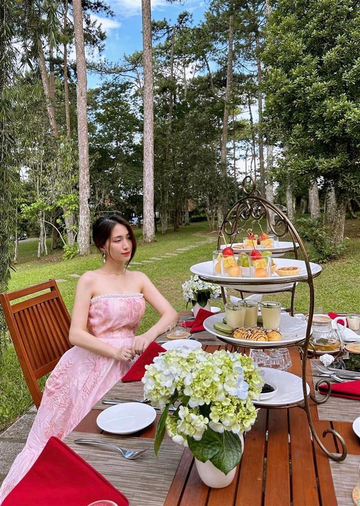 Hòa Minzy xuất hiện rạng rỡ, phản ứng sao về chuyện có tình yêu mới?-1