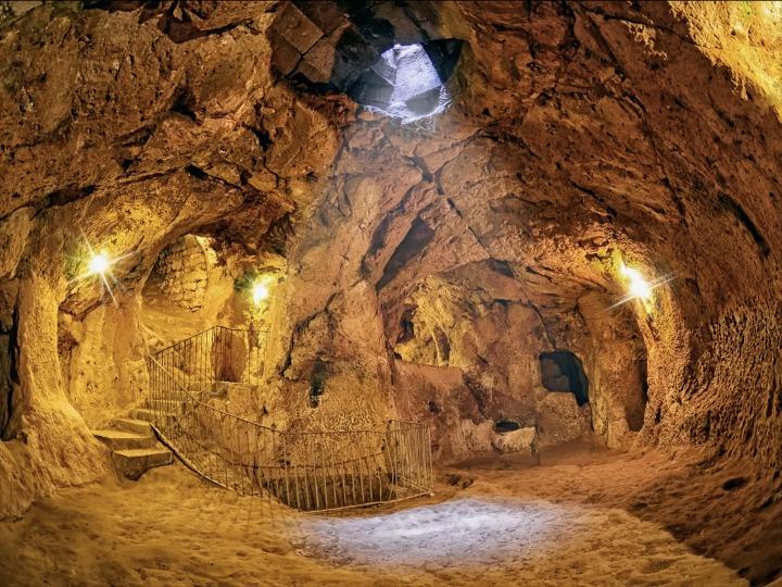 Phát hiện thành phố 18 tầng bỏ hoang ngay dưới tầng hầm nhà dân-2