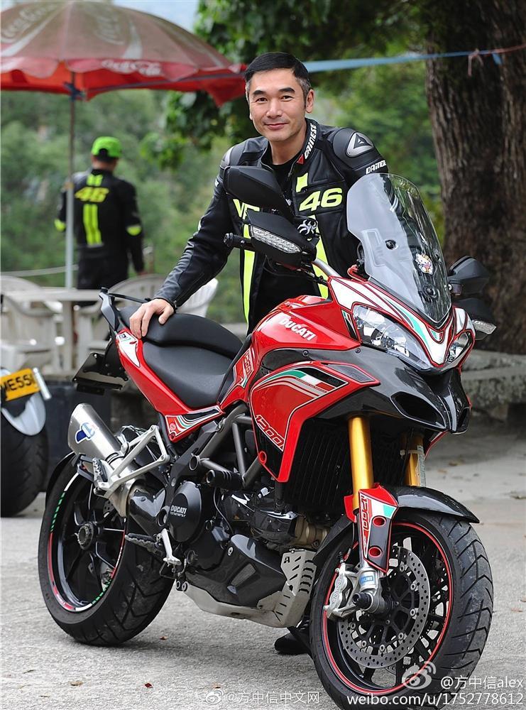 Nam diễn viên bán loạt siêu xe Ferrari vì lý do không thể lái đi chợ-1